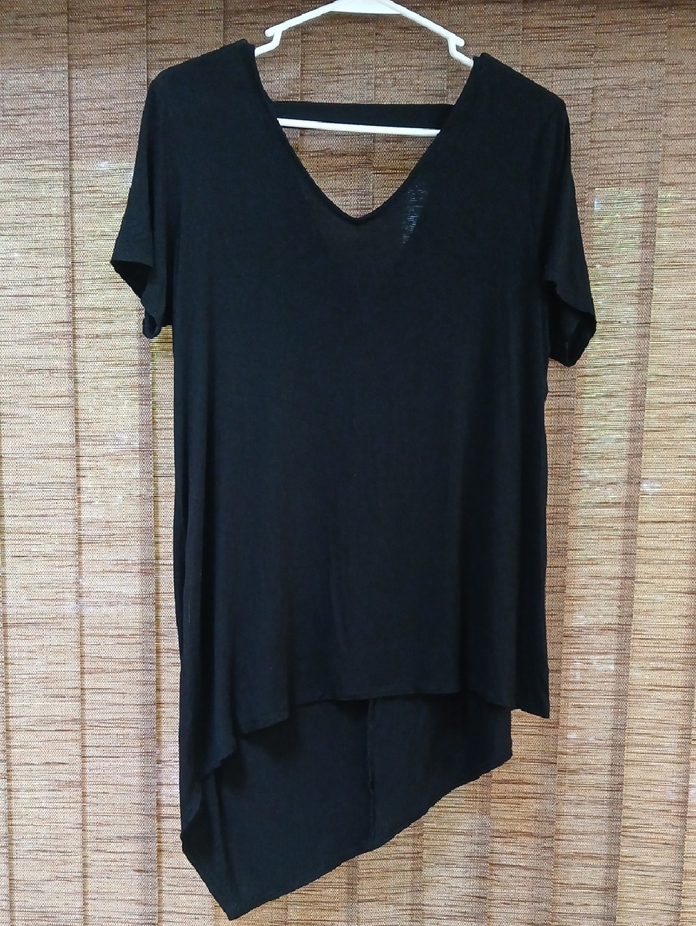 Lisa Rinna Collection Black V-Neck Asymmetric Tunic Top